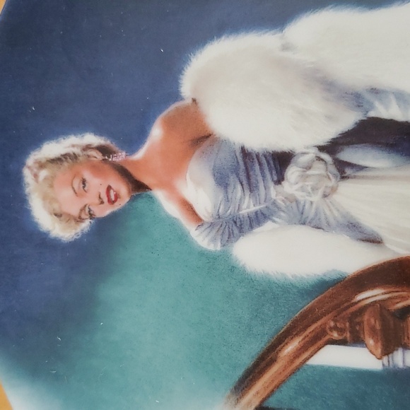 Marilyn Monroe "All About Eve" by Chris Notarile Delphi 8.5" Collector Plate.  - Picture 3 of 6